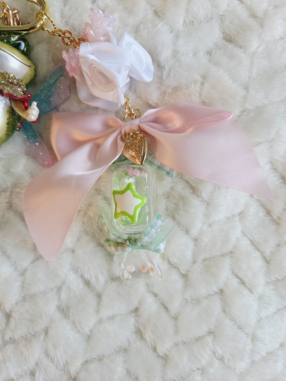 Funko Pop Princess Tiana And The Frog Keychain Charm with Pink Bow Bag Charm - Picture 6 of 8